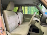 運転席シート廻りは使用感も少なく、良好な状態となっています。丁寧に使われていたことがよくわかりますね。