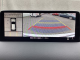 狭い場所での駐車やすれ違いなどでより的確な運転操作に役立つ360&deg;ビューモニターが装備されています。