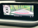 【360&deg;ビューモニター】専用のカメラにより、上から見下ろしたような視点で360度クルマの周囲を確認することができます☆死角部分も確認しやすく、狭い場所での切り返しや駐車もスムーズに行えます。
