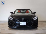 【キドニーグリル】BMWは約90年もの間、ほぼ全ての車両にひと目でBMWだと分かるこの特徴的なフロントグリルが備えられ、デザイン・アイコンとして親しまれてきました。