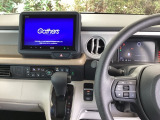 運転席周辺のスマートなレイアウトが、操作のしやすさを実現。快適なドライブをサポートします。