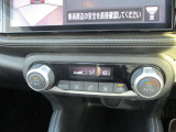 オートエアコンです。簡単な操作で室内を快適な温度になりますので夏場や冬場でも快適なドライブが楽しめます。