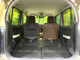 普段のお買い物や通勤、送迎等に十分な荷室スペースを確保しております。セカンドシートを倒すと、大きな荷物の積載も可能です♪