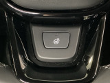 ステアリングヒーターを装備しています。ステアリングホイールにヒーターユニットを内蔵しており、冬場の寒い日も快適なドライブをサポートします。