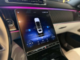 運転席から後席のドアを自動で開閉することができます。