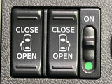 【両側パワースライドドア】スマートキーや運転席のスイッチで後席両側スライドドアの開閉が可能♪電動だから力を入れてドアを開ける必要が無く、小さなお子様でも簡単に開け閉めでき快適です♪