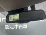 ルームミラーでアラウンドビューモニターの画像が確認出来ます。