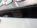 リアカメラとコーナーセンサーが装備されておりますので、夜間の車庫入れなども安心です。