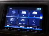 CD、DVD、Bluetooth、AM、FM、スマートフォン接続ができます。