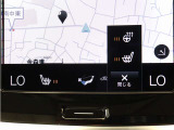フロントシートには、シートヒーターに加えステアリングホイールヒーターも装備しています。シートヒーターはフロントだけでなくリアシートにも装備。4席で独立した調整が可能です。