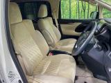運転席シート廻りは使用感も少なく、良好な状態となっています。丁寧に使われていたことがよくわかりますね。