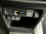 運転席/助手席シートヒーターで寒い日もすぐに温かくなり快適に過ごせます。2段階の温度調整が可能です
