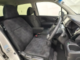 前席の画像です。是非運転席に座っていただき視界等をご確認ください。