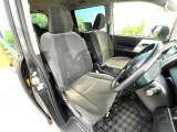 運転席シート廻りは使用感も少なく、良好な状態となっています。丁寧に使われていたことがよくわかりますね。