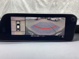 狭い場所での駐車やすれ違いなどでより的確な運転操作に役立つ360&deg;ビューモニターが装備されています。