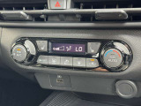 運転席&助手席シートヒーター機能付き☆エアコンはオートエアコンです(*&rsquo;&omega;&rsquo;*)温度調節も細かくできるので車内を快適な温度にできますよ☆人気の装備です☆