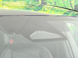 【トヨタセーフティセンス】走行中に前方の車両等を認識し、衝突しそうな時は警報とブレーキで衝突回避と被害軽減をアシスト。より安全にドライブをお楽しみいただけます。