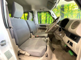運転席シート廻りは使用感も少なく、良好な状態となっています。丁寧に使われていたことがよくわかりますね。