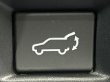 【パワーバックドア】スマートキーや運転席のボタンを押すだけでリアゲートが自動で開閉します!荷物を持っている時や、高い位置にあるバックドアを閉める際に便利な機能です♪