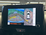 【パノラミックビューモニター】専用のカメラにより、上から見下ろしたような視点で360度クルマの周囲を確認することができます☆死角部分も確認しやすく、狭い場所での切り返しや駐車もスムーズに行えます。