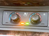 【シートベンチレーション】夏場は涼しい風でお尻や背中の熱やムレを防ぎ、冬はエアコンよりも早く温まってポカポカに!季節を問わず快適に過ごせます。