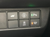 【パワーバックドア】スマートキーや運転席のボタンを押すだけでリアゲートが自動で開閉します!荷物を持っている時や、高い位置にあるバックドアを閉める際に便利な機能です♪