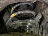 お車を安心してお乗りいただく為には、足回りの定期点検が欠かせません。サービスサポート(有償保証)では無料点検もご提供しており、安心のカーライフをお過ごしいただけるサポート体制が整っています。