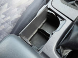 車内はドリンクホルダーや収納スペースも多く、使い勝手も良好です♪