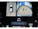 バックギアに入れるとバックカメラの映像がナビに映ります。障害物までの距離もわかりやすいです。