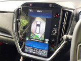 【マルチテレインモニター】車のフロントやサイドのカメラ画像を同時にモニター表示することで、悪路や狭い道を走行時でも周囲の状況確認ができ安心!本格SUVにうれしい装備です♪