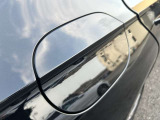 人間工学をもとに設計されたメルセデス・ベンツのシートは、柔らか過ぎず長距離のドライブでも疲れにくい構造になっております。車の運転で腰に負担を感じられる方は是非一度お試しください。
