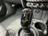 車両の詳細、ご質問につきましては、弊社営業スタッフまでお気軽にご連絡下さいませ。遠方のお客様には実車の詳細画像送信も承ります。