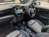 お車の詳細等はお気軽にBMW、MINI正規ディーラー アルコン までお問い合わせくださいませ。スタッフ一同、お待ちしております!