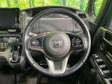 【純正革巻きステアリング】上質な革を使用することで、手にしっかり馴染みとても運転しやすいハンドルです♪