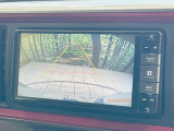 【バックカメラ】駐車時に後方がリアルタイム映像で確認できます。大型商業施設や立体駐車場での駐車時や、夜間のバック時に大活躍!運転スキルに関わらず、今や必須となった装備のひとつです!