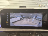 バックカメラにより駐車時の後方確認も楽にできます。