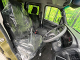 運転席シート廻りは使用感も少なく、良好な状態となっています。丁寧に使われていたことがよくわかりますね。