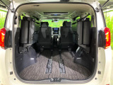 普段のお買い物や通勤、送迎等に十分な荷室スペースを確保しております。セカンドシートを倒すと、大きな荷物の積載も可能です♪
