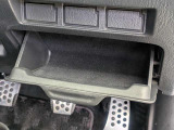 灰皿スペースも綺麗な状態です。車内も特に気になるようなにおいはございません。
