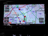 ナビゲーションを装備。多彩な機能で快適ドライブをアシスト。オーディオ機能も充実していますね。