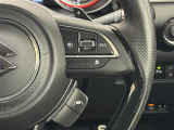 【アダプティブクルーズコントロール】クルーズコントロールの機能に加え、先行車との車間距離が近くなった際には、安全な車間距離を保ちながら先行車の車速に合わせ追従するシステムです。