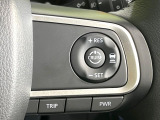 【アダプティブクルーズコントロール】高速道路での長距離走行が楽に!!自動で速度を保つクルーズコントロールが、衝突軽減システムと連携し、前方の車両を感知して車間を保つように速度調節してくれます!!