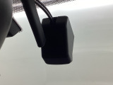 昨今必須のアイテム、ドライブレコーダ付き!万が一の際の映像を証拠として残せます。おひとりで運転している時でも安心ですね☆内蔵のカードを取り出せばパソコンでも映像が確認できます。