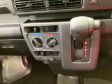 納車前にはプロのメカニックが、各部の点検を行います。ディーラーにしか出来ない品質、そしてサービスできっと満足していただけると思います!