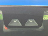 【スマートアシスト】走行中に前方の車両等を認識し、衝突しそうな時は警報とブレーキで衝突回避と被害軽減をアシスト。より安全にドライブをお楽しみいただけます。