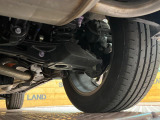 お車を安心してお乗りいただく為には、足回りの定期点検が欠かせません。サービスサポート(有償保証)では無料点検もご提供しており、安心のカーライフをお過ごしいただけるサポート体制が整っています。