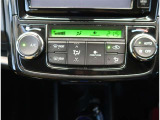 【オートエアコン】1年中快適な室内を提供!車内温度を設定すると、風量を自動で調整してくれます。