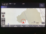 ナビゲーションはフルセグTV、インターナビ対応のGathers純正メモリーナビを搭載しています。Bluetoothオーディオ機能がありますので、スマートフォンなどの音楽も再生できます。