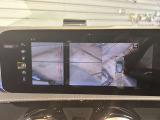 バックカメラにより駐車時の後方確認も楽にできます。