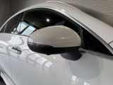 メルセデスの認定中古車「サーティファイドカー」には、最大100項目にも及ぶ点検・整備項目が設定されています>